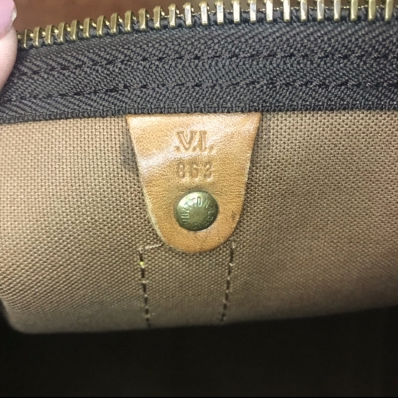 Authentic Louis Vuitton Monogram Keepall 50 - Picture 7 of 10